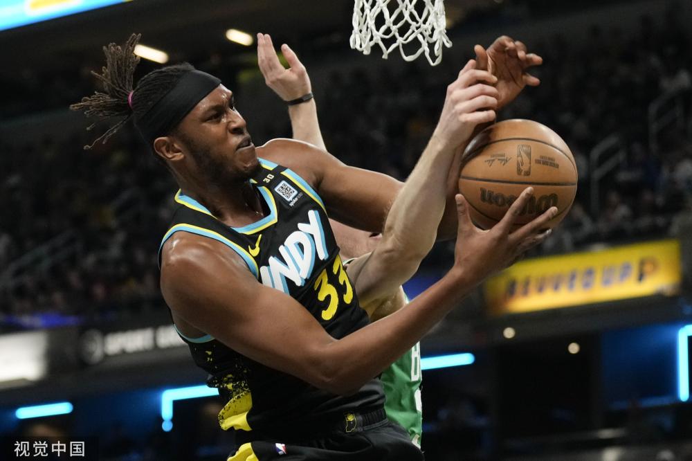 打入球门左 打入球门左