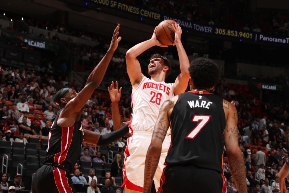 更用实际行 更用实际行