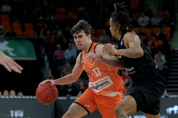 断向前的 断向前的